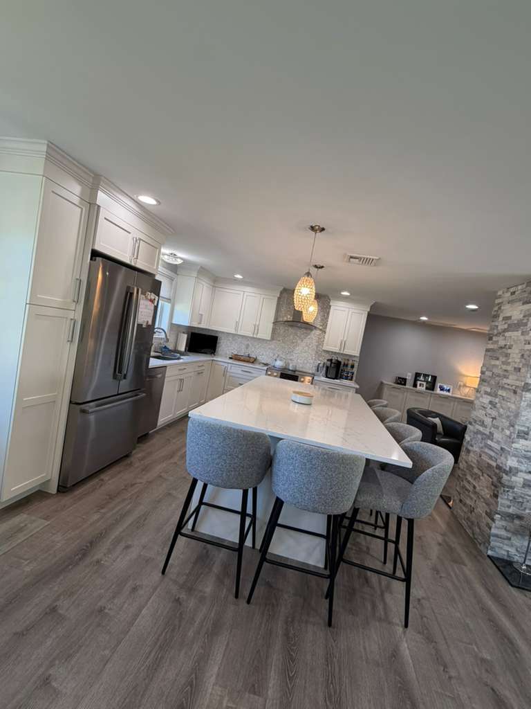 Modern Kitchen - Fully Cleaned